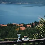 Loca Отель Селемие