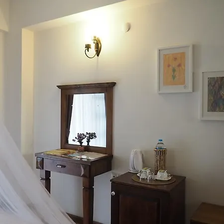 Ξενοδοχείο Loca 5*