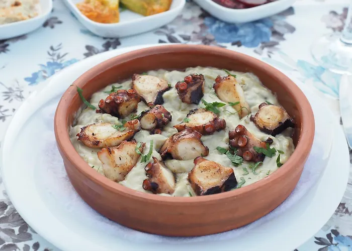 Loca ホテル セリミエ